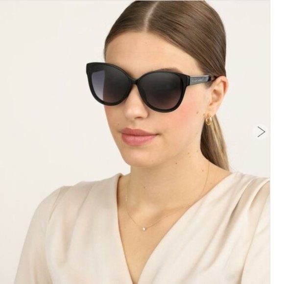 Marc Jacobs Cat eye frame style Sunglass